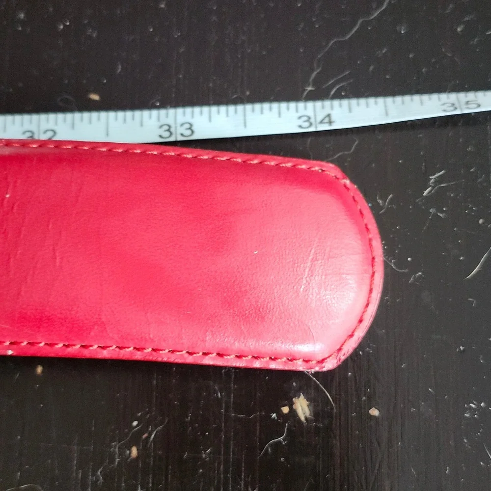 Liz Claiborne Belt Womens Medium Red Gold Buckle Genuine Bonded Leather Vintage